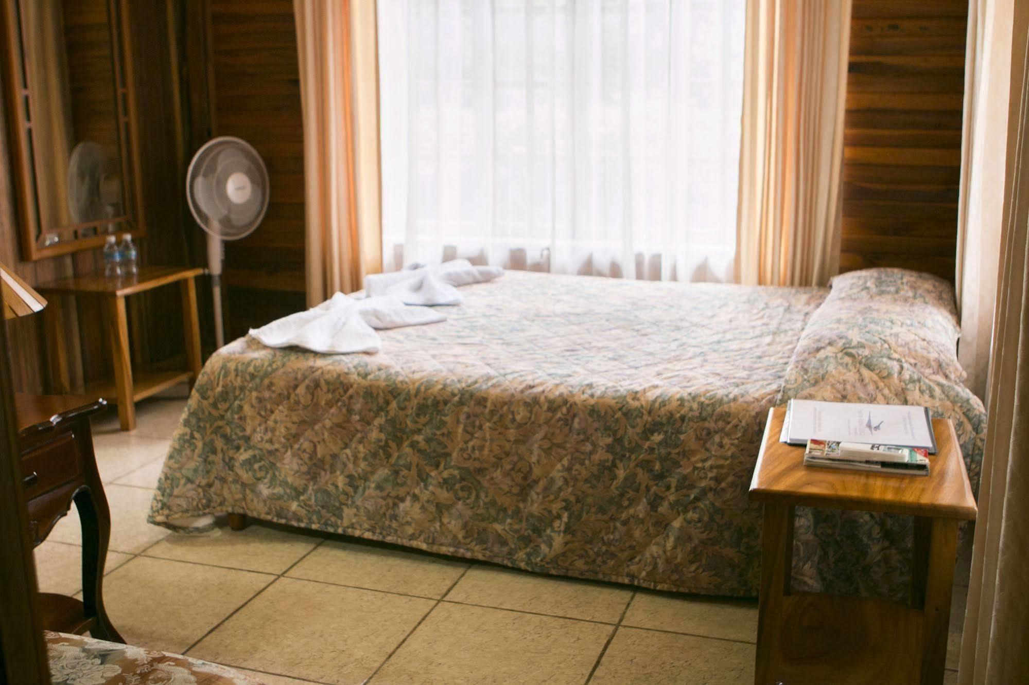 Santa Elena Lodge Cuajiniquil Eksteriør bilde